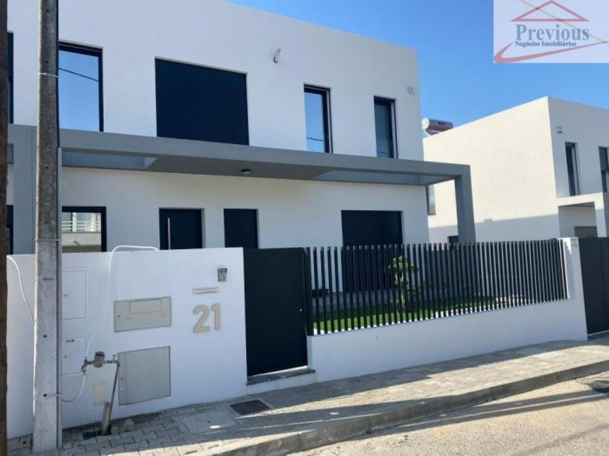 4 bedrooms House in Seixal, Portugal No. 217