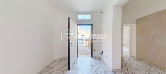 1 bedroom Apartment in Lecce, Italy No. 378224 5