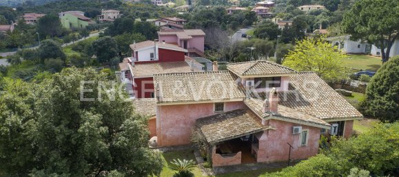 4 bedrooms Villa in Capoterra, Italy No. 64086 8