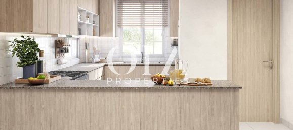 2 bedrooms Townhouse in Abu Dhabi, UAE No. 17197 2