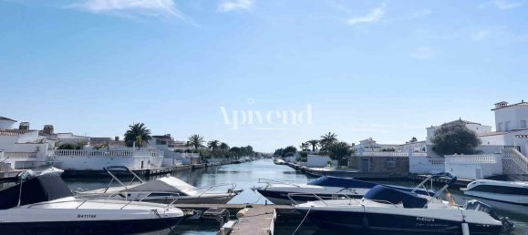 3 bedrooms Townhouse in Empuriabrava, Spain No. 160773 3