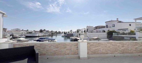 3 bedrooms Townhouse in Empuriabrava, Spain No. 160773 4