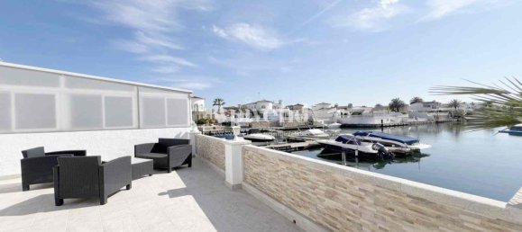 3 bedrooms Townhouse in Empuriabrava, Spain No. 160773 2