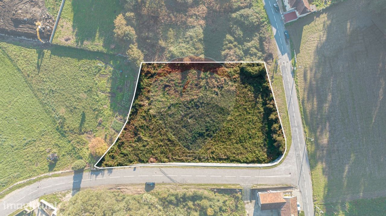 2050m² Land in Pacos de Ferreira, Portugal No. 83669