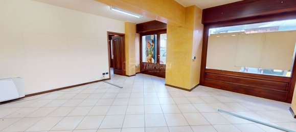 Entrepôt à Turin, Italy 70m² No. 71724 2