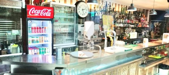 83m² Commercial property in Amadora, Portugal No. 231568 6