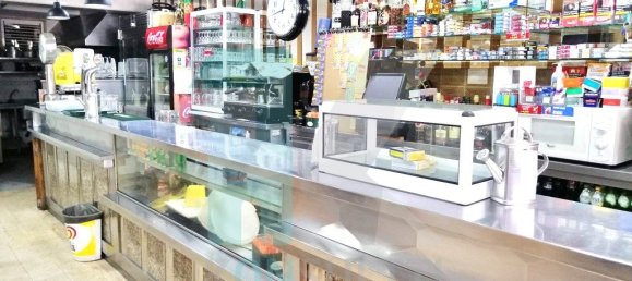 83m² Commercial property in Amadora, Portugal No. 231568 3