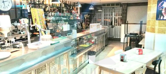 83m² Commercial property in Amadora, Portugal No. 231568 8