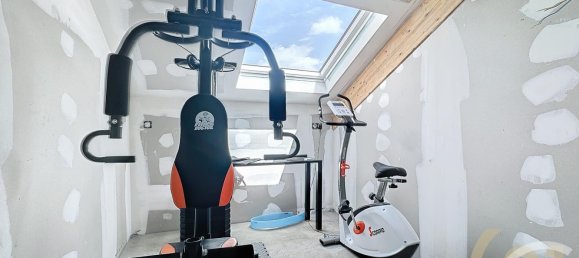 Дом с 4 спальнями в Уй, Франция № 165619 4