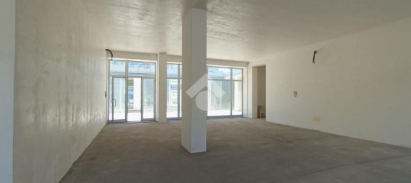 Коммерческая недвижимость с 1 комнатой в Козенца, Италия № 170480 10