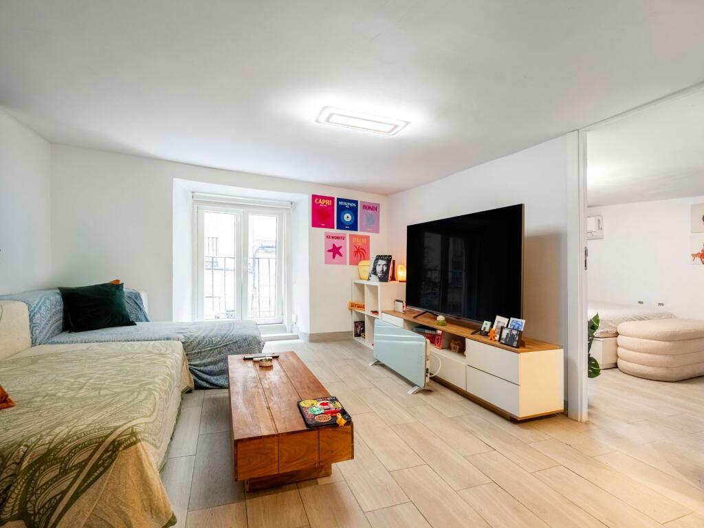 2 bedrooms Apartment in Madrid, Spain No. 246188