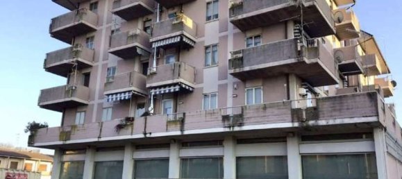 Apartamento de 5 dormitorios en Casaleone, Italy No. 346500 3