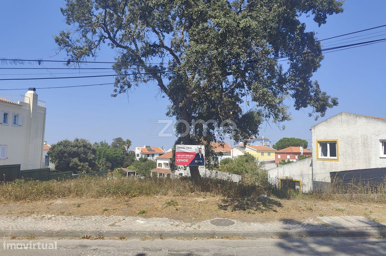 351m² Land in Sesimbra, Portugal No. 293432