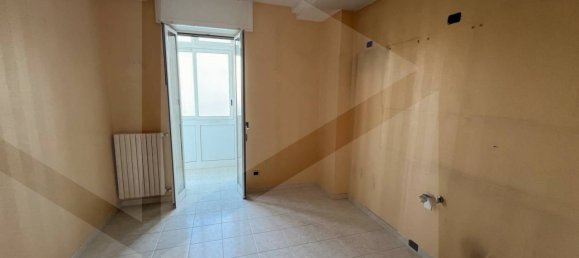 Apartamento de 3 divisões em Bari, Italy N.º 33868 16