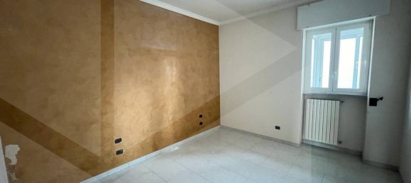 Apartamento de 3 divisões em Bari, Italy N.º 33868 4