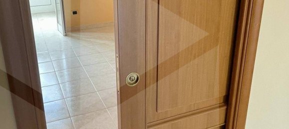 Apartamento de 3 divisões em Bari, Italy N.º 33868 32