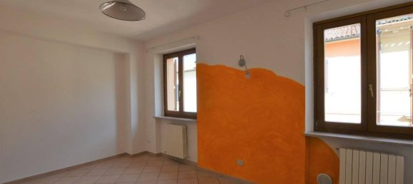 2-salle Appartement à Jesi, Italy No. 148205 3