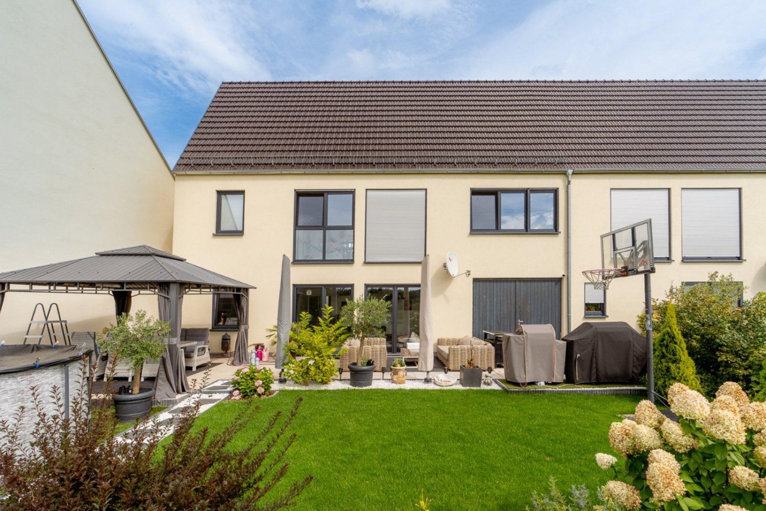 5 rooms Townhouse in Dresden, Germany No. 289413