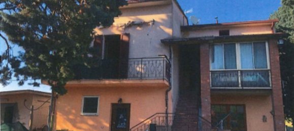 Villa de 8 dormitorios en Assisi, Italy No. 324197 2