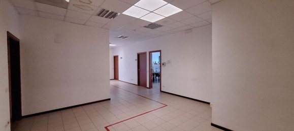 Lagerhaus in Tolentino, Italy 1246m², Nr. 372713 4