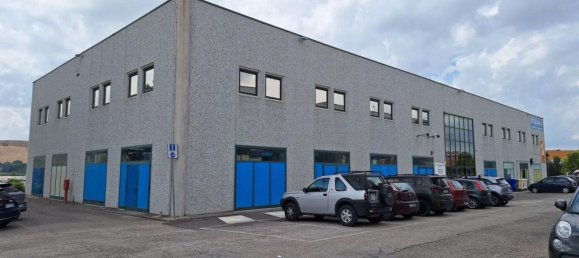 Lagerhaus in Tolentino, Italy 1246m², Nr. 372713 12