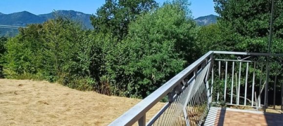 4 rooms Apartment in Neirone, Italy No. 271857 8