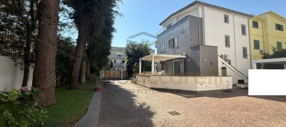 3 bedrooms Villa in Giugliano in Campania, Italy No. 259649 5