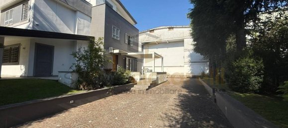 3 bedrooms Villa in Giugliano in Campania, Italy No. 259649 4