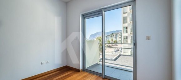 Квартира с 3 спальнями в Фуншал, Португалия № 101340 12