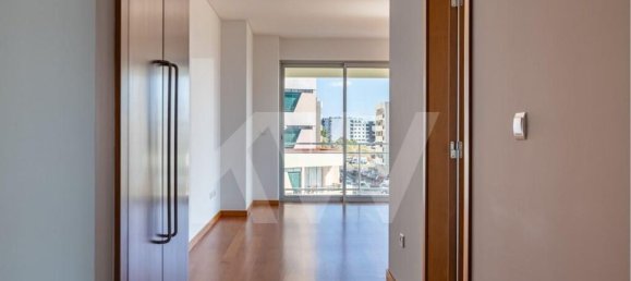 Квартира с 3 спальнями в Фуншал, Португалия № 101340 10