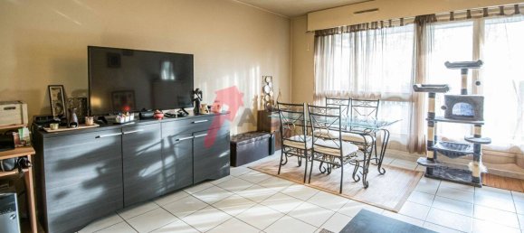 2 Schlafzimmer Wohnung in Evry, France, Nr. 162582 2