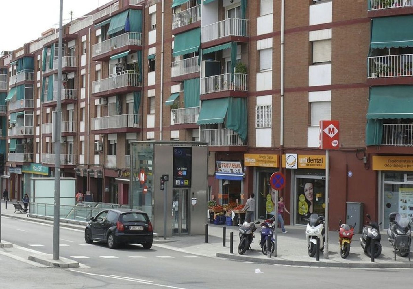 Apartamento de 2 dormitorios en Badalona, Spain No. 191398