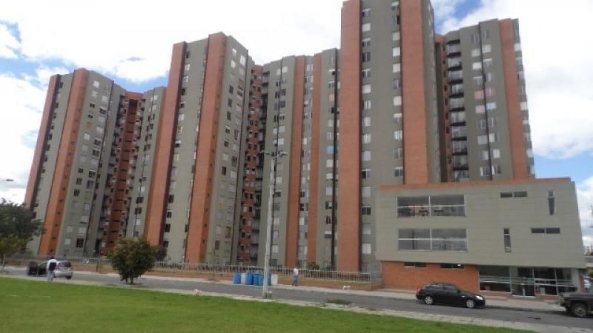 Casa de 3 dormitorios en Bogotá, Colombia No. 12240