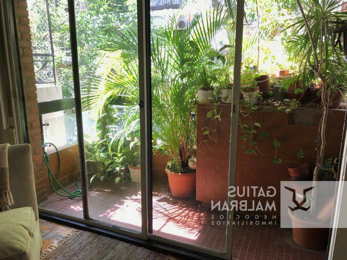 Apartamento de 2 dormitorios en Buenos Aires, Argentina No. 92357