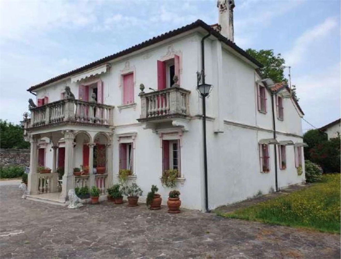 10 rooms House in Pederobba, Italy No. 58211