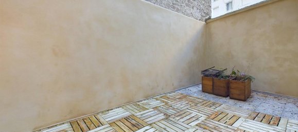 Studio in Paris, France No. 180059 27