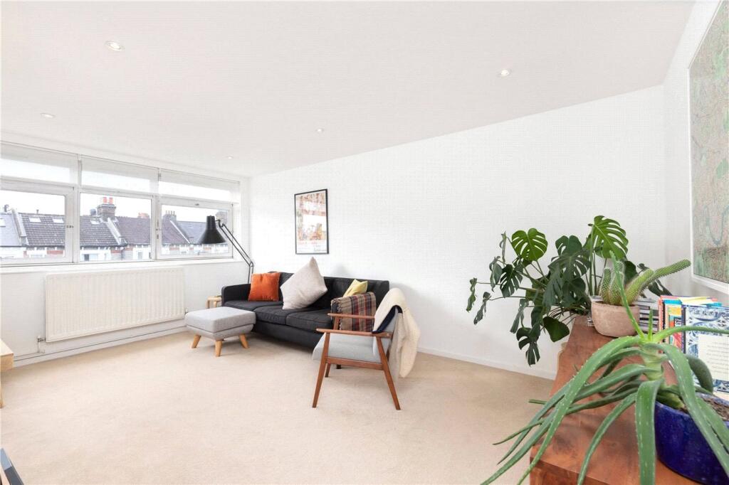 2 bedrooms Apartment in London, United Kingdom No. 3797