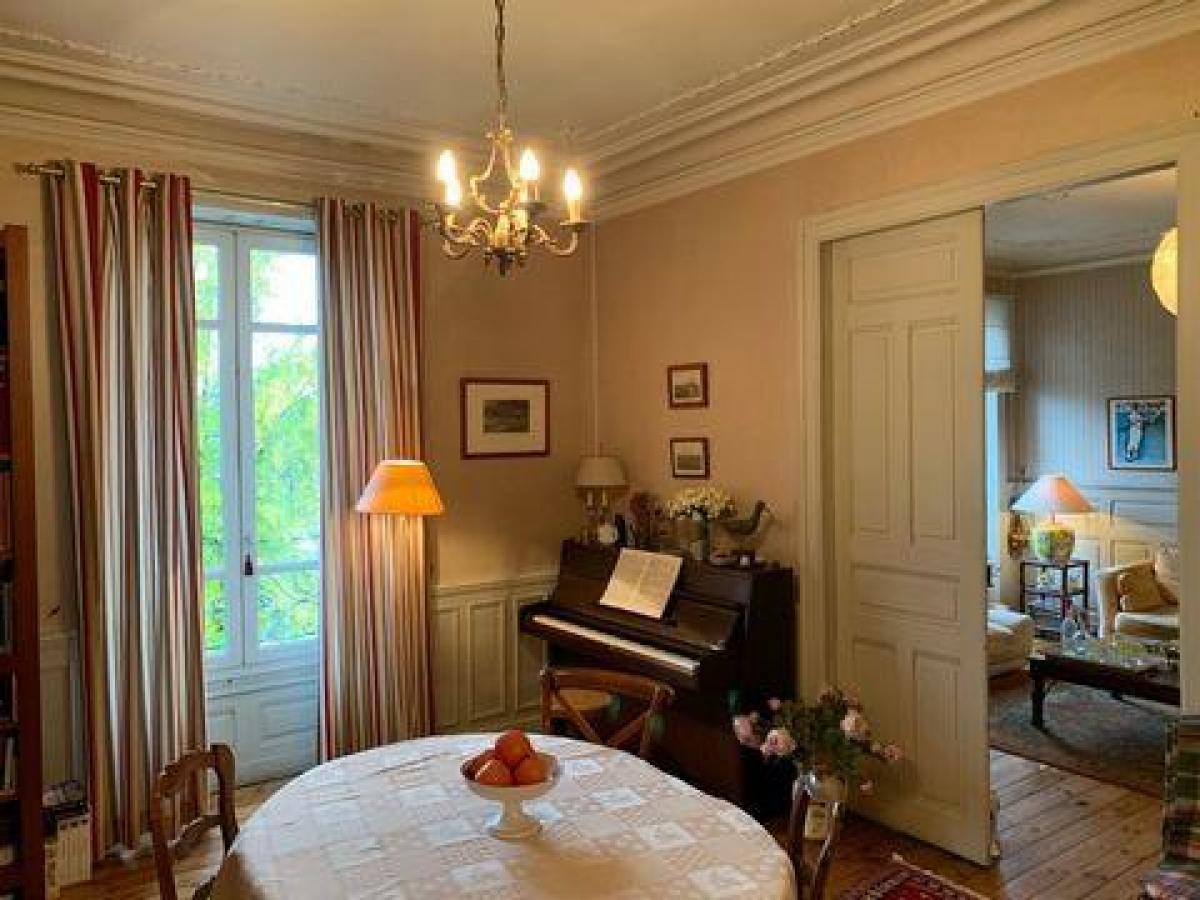 شقة 5 غرف نوم  في Aurillac, France رقم 12452