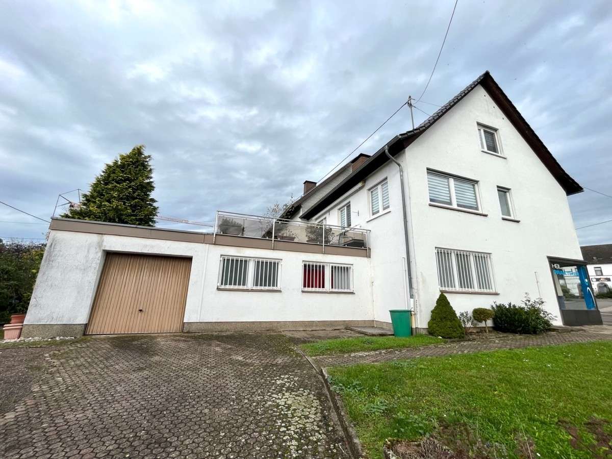 6-salle Bâtiment à Saarbrucken, Germany No. 83083