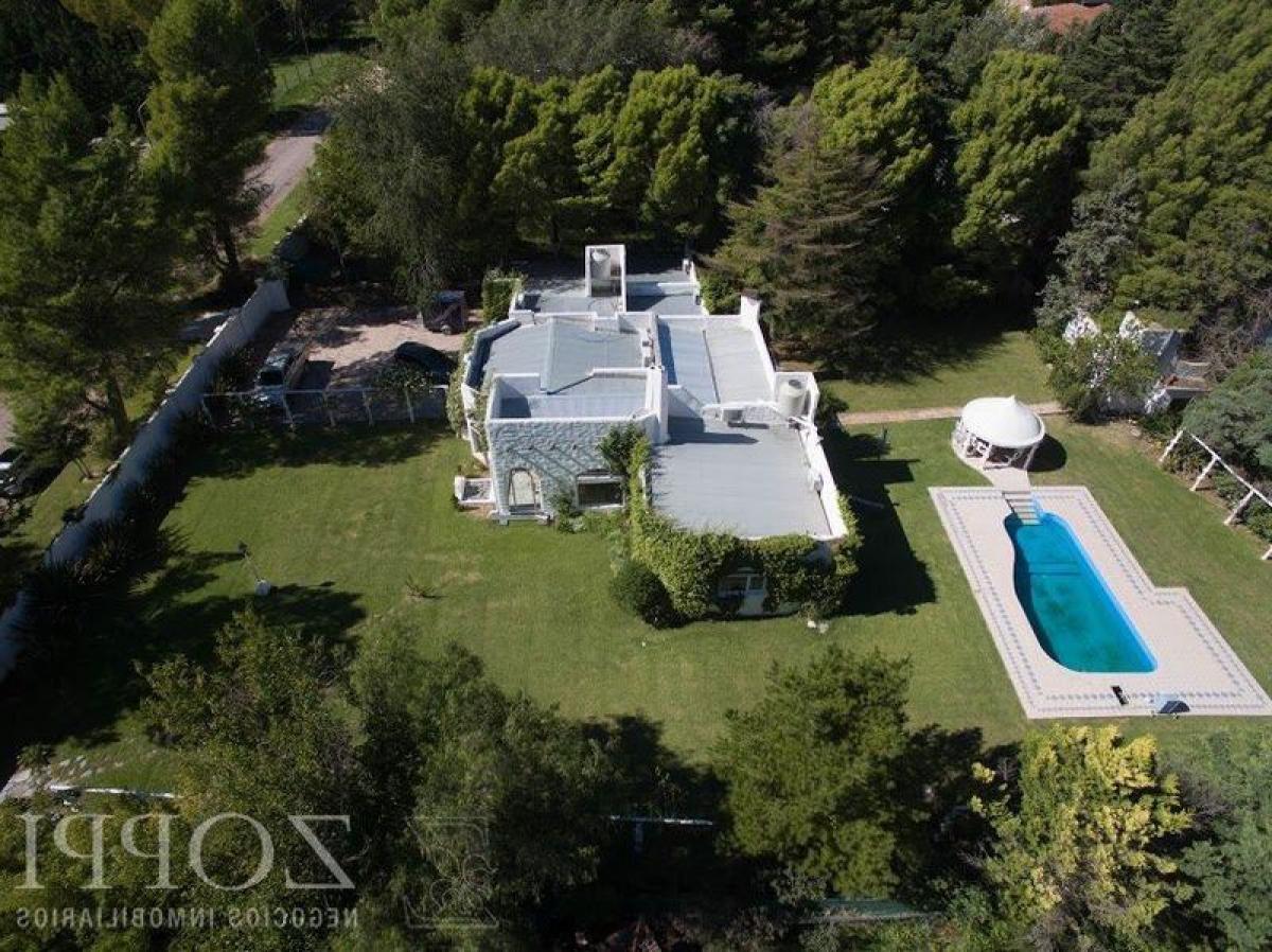 Дом с 4 спальнями в Буэнос-Айрес, Аргентина № 98489