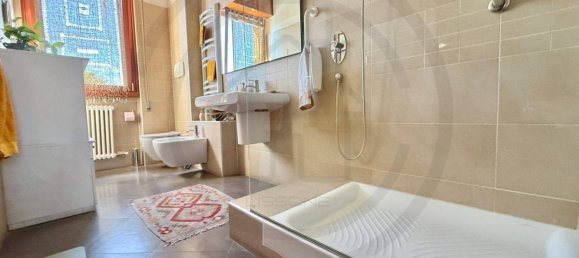 3 bedrooms Penthouse in Biassono, Italy No. 327811 9