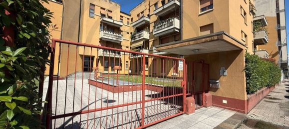 3 bedrooms Penthouse in Biassono, Italy No. 327811 30