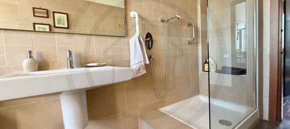 3 bedrooms Penthouse in Biassono, Italy No. 327811 16