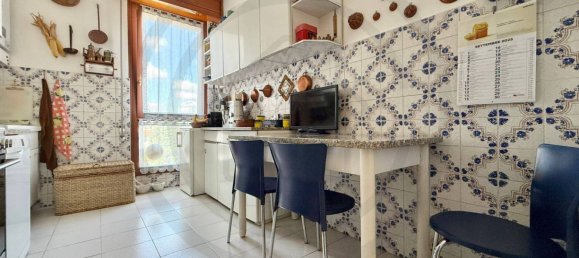 3 bedrooms Penthouse in Biassono, Italy No. 327811 7