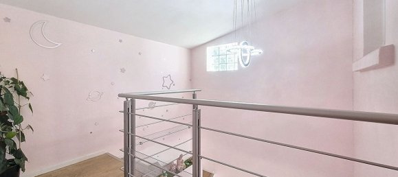 70m² Commercial property in Le Perreux-sur-Marne, France No. 173767 5