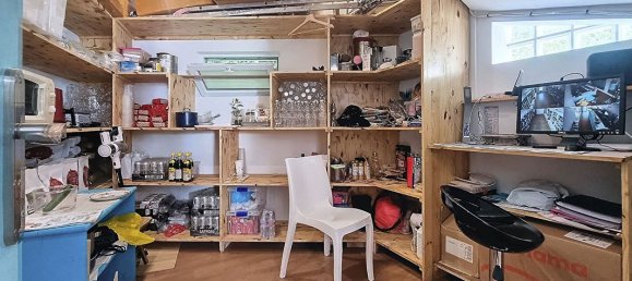 70m² Commercial property in Le Perreux-sur-Marne, France No. 173767 4