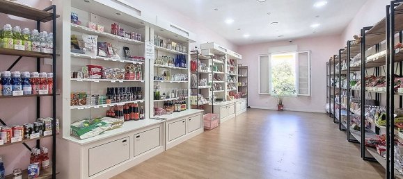 70m² Commercial property in Le Perreux-sur-Marne, France No. 173767 6