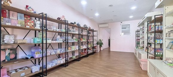 70m² Commercial property in Le Perreux-sur-Marne, France No. 173767 8