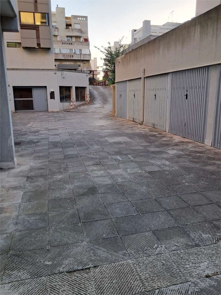 60m² Garage in Brindisi, Italy No. 321980