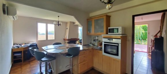 3 bedrooms House in Genelard, France No. 320434 3